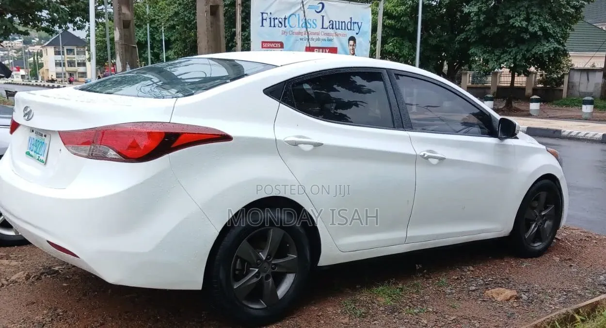 Hyundai Elantra 2013 White