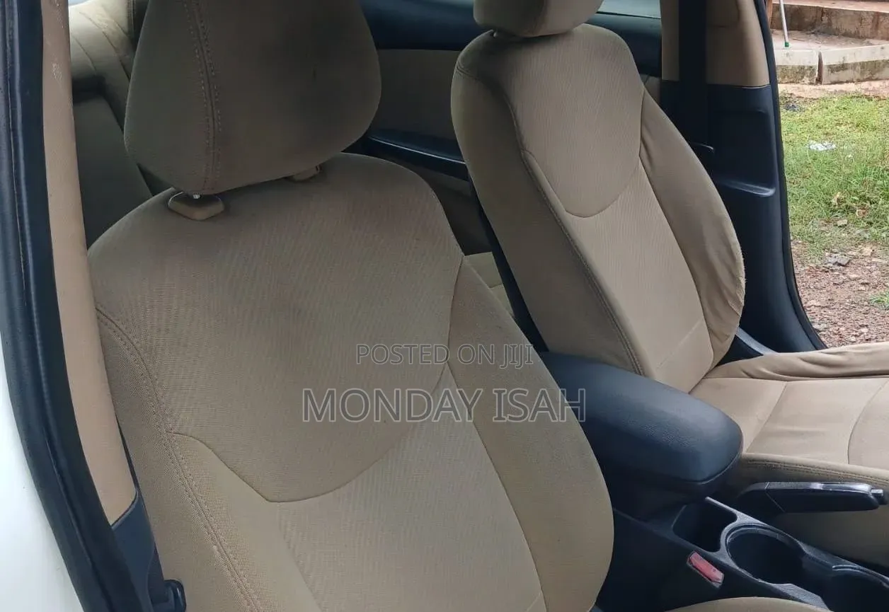 Hyundai Elantra 2013 White