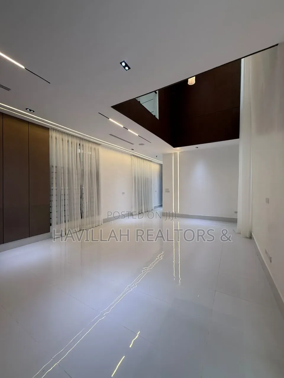 5bdrm Duplex in Ado / Ajah for sale