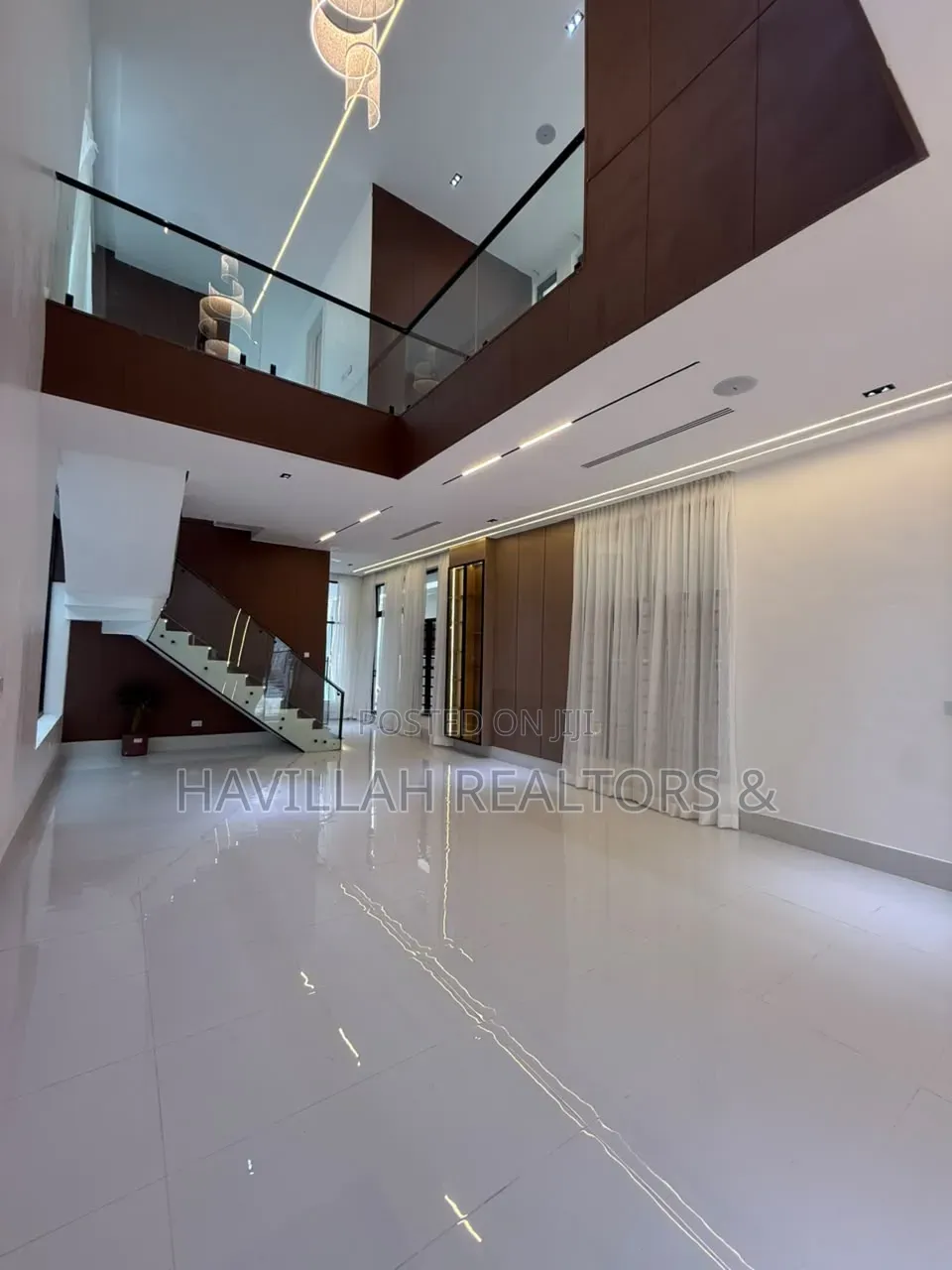 5bdrm Duplex in Ado / Ajah for sale