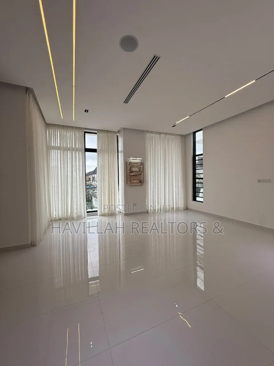 5bdrm Duplex in Ado / Ajah for sale