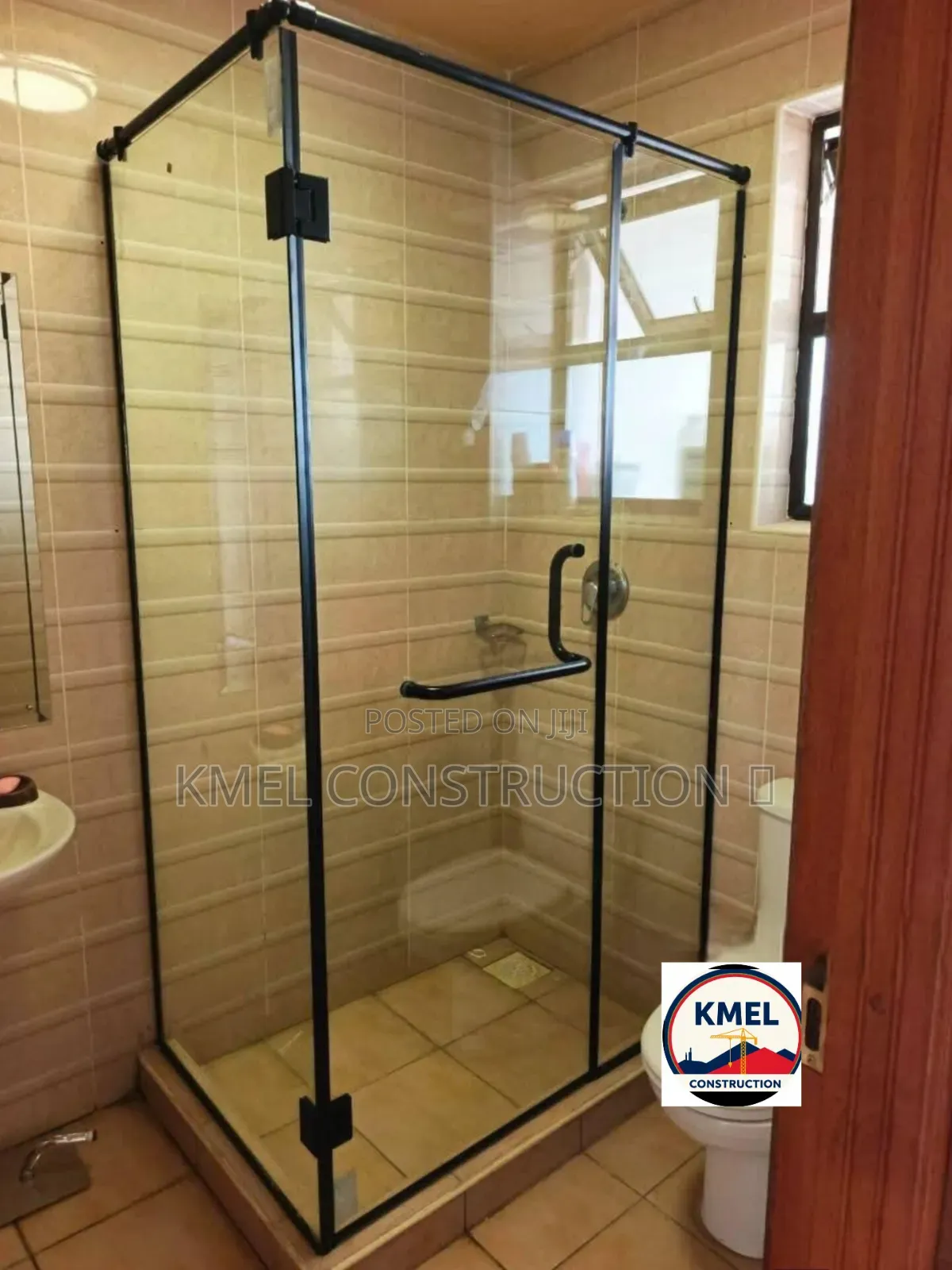 Strong Tempered Glass Shower Cubicle.
