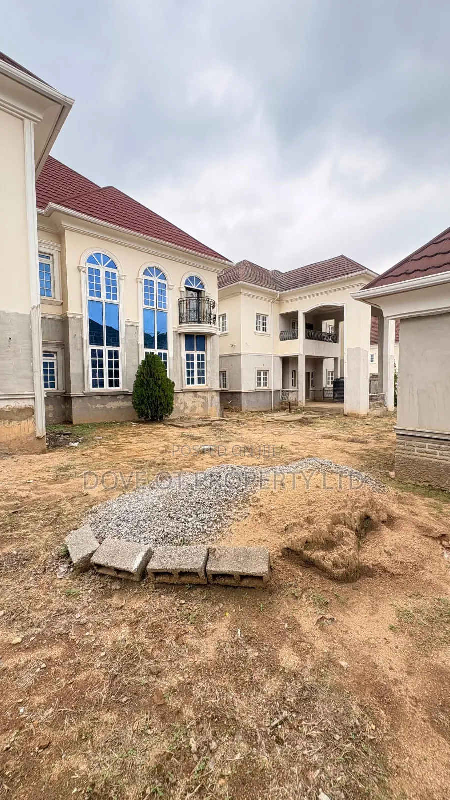 7bdrm Duplex in Katampe (Main) for sale