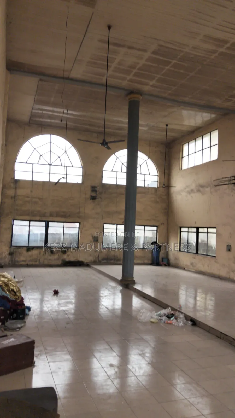For Sale : Sizeable Hall on CofO 6 Plots at Rumuomasi, Ph