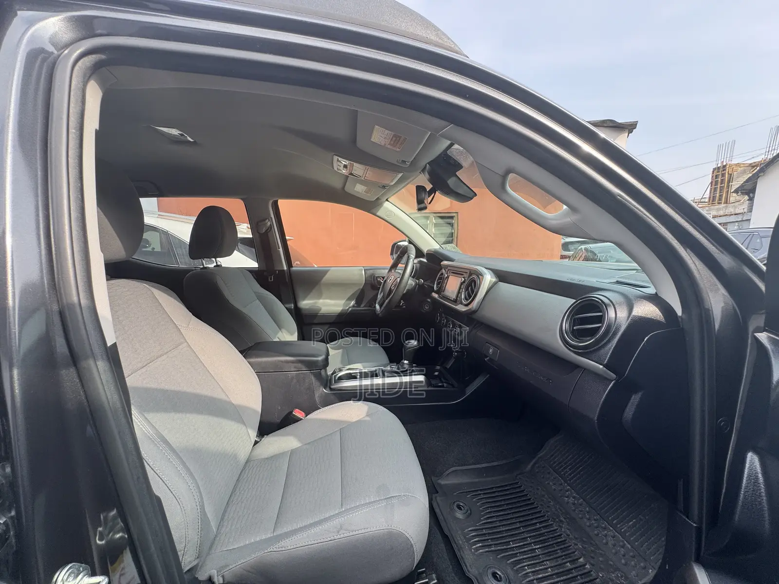 Toyota Tacoma 2018 Gray