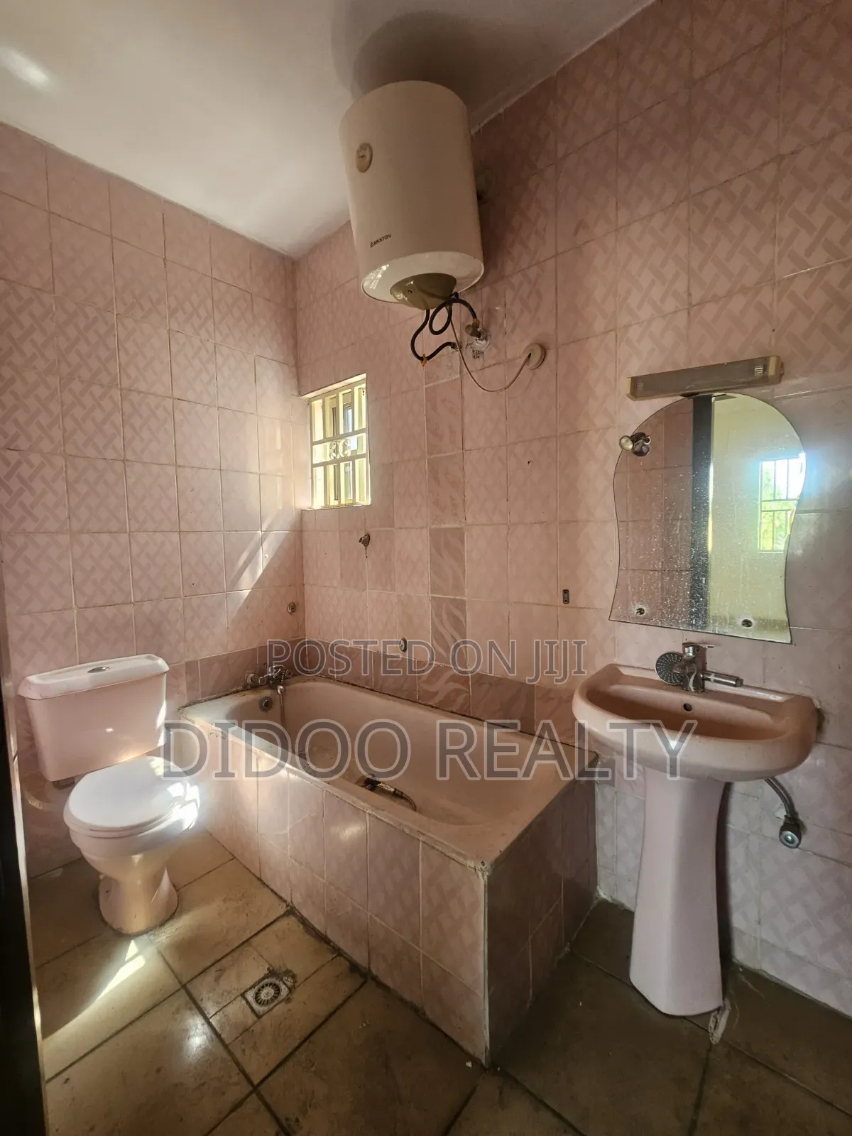 3bdrm Block of Flats in Utako for rent