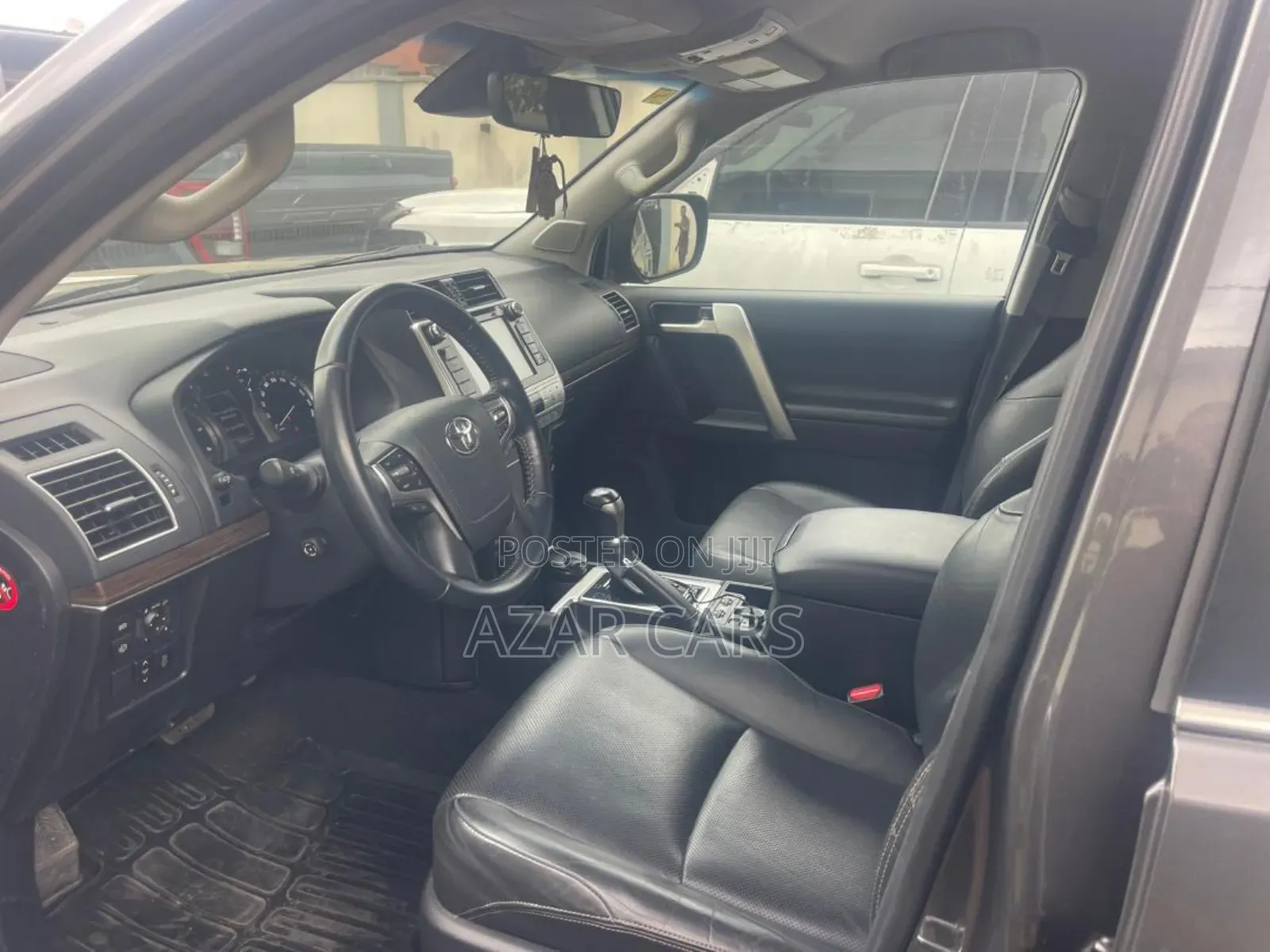 Toyota Land Cruiser Prado Kakadu 2018 Gray