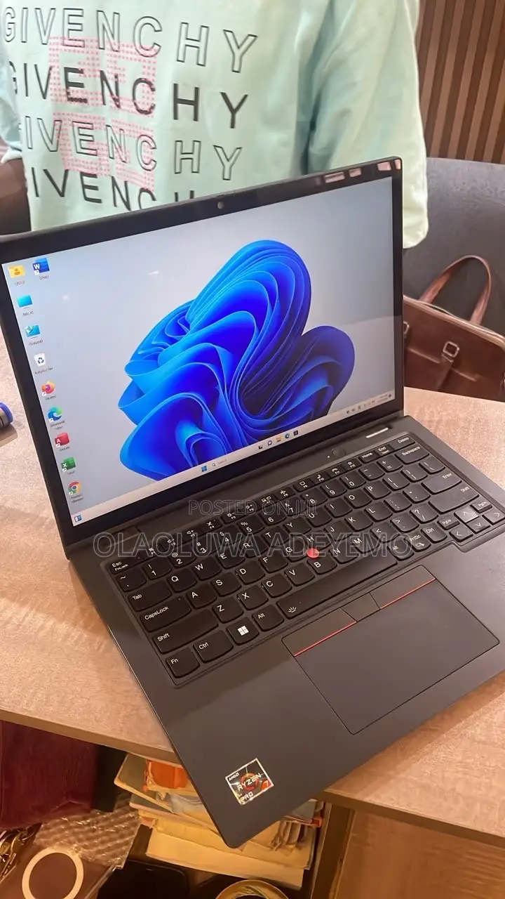 Laptop Lenovo ThinkPad Yoga 16GB AMD Ryzen 7 SSD 512GB
