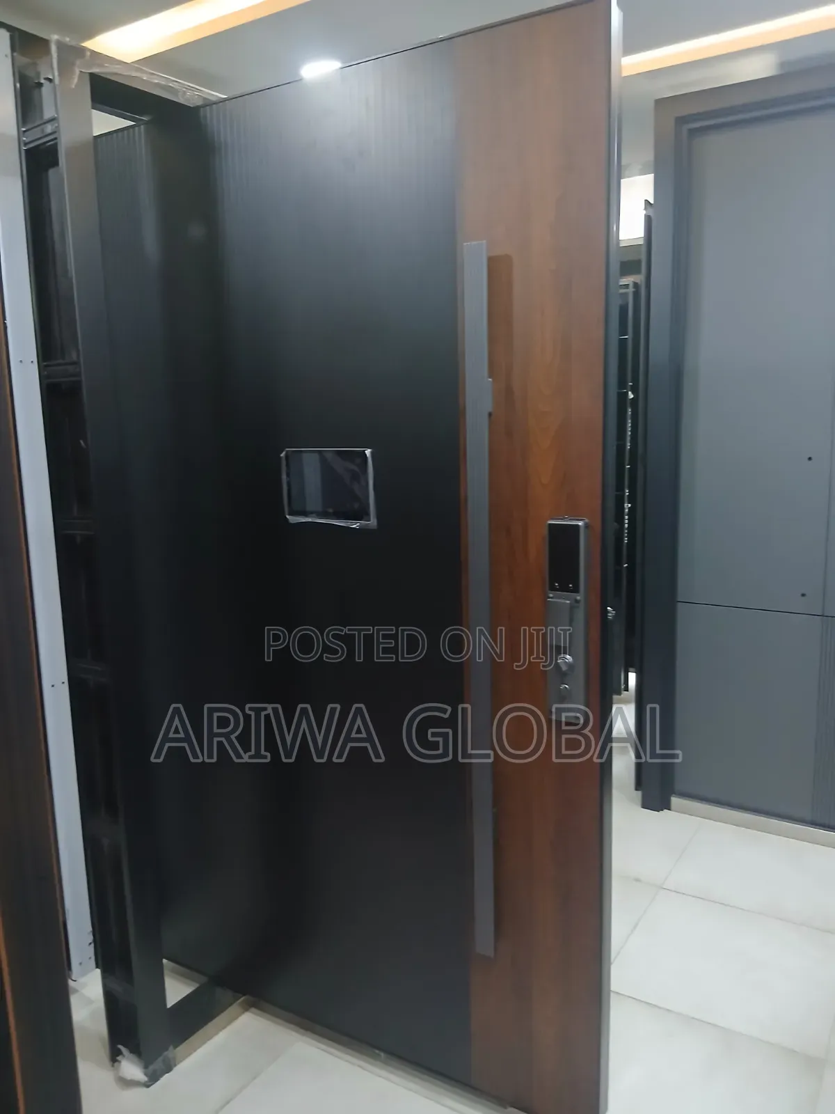 Quality Turkey Luxury Security Standard Pivot Smart Door