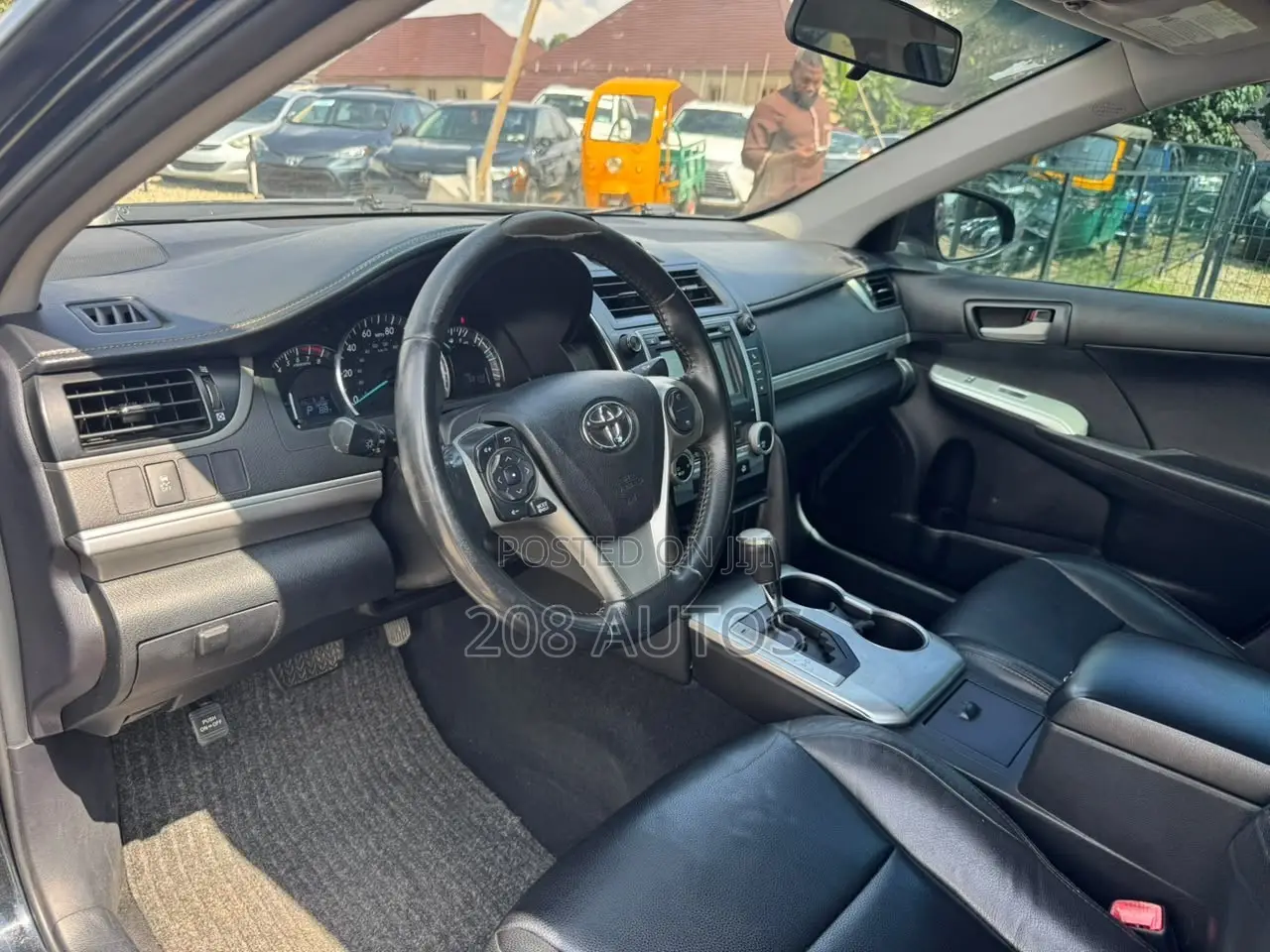 Toyota Camry SE 4dr Sedan (2.5L 4cyl 6A) 2014 Black