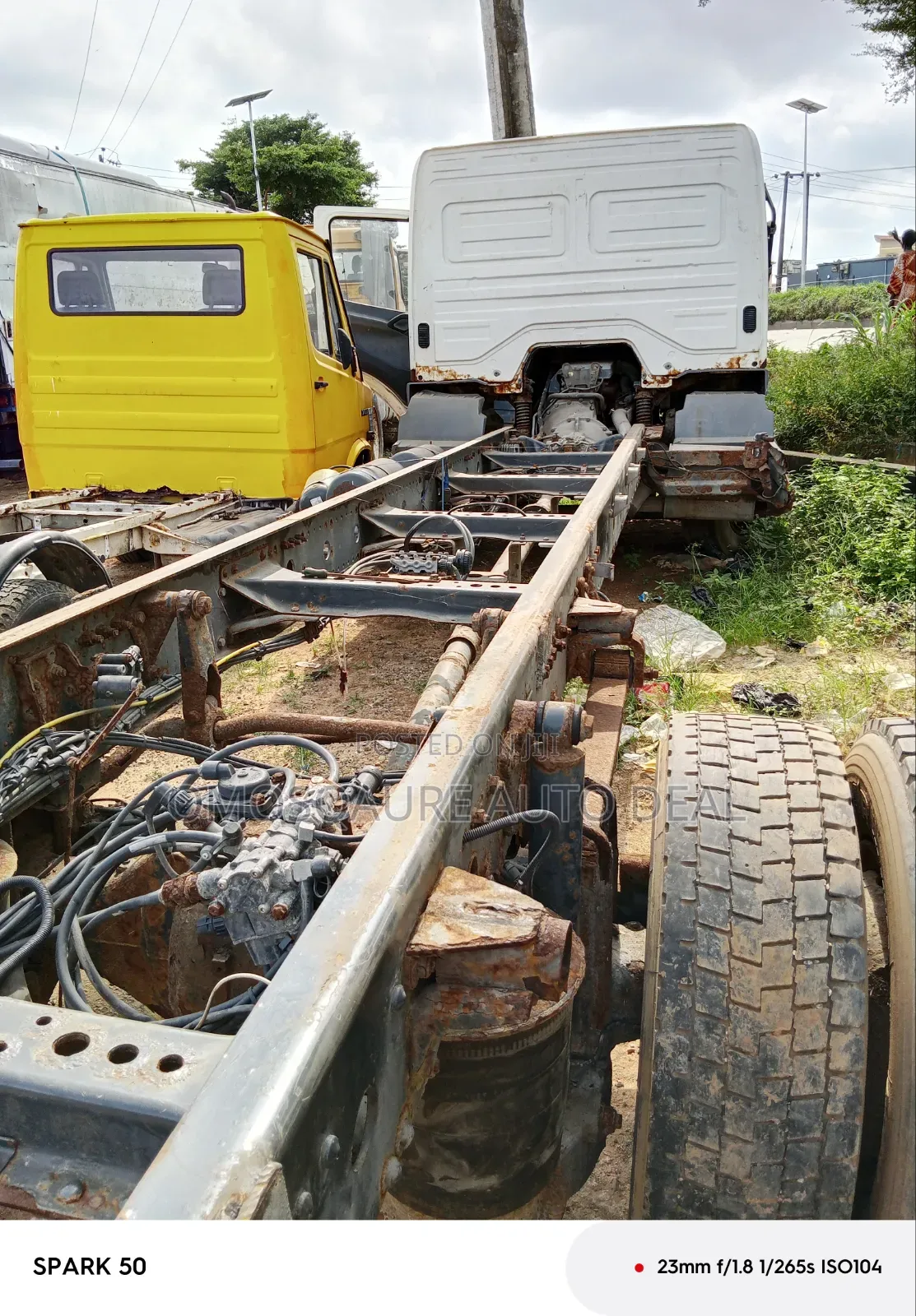1223 Cab Chassis