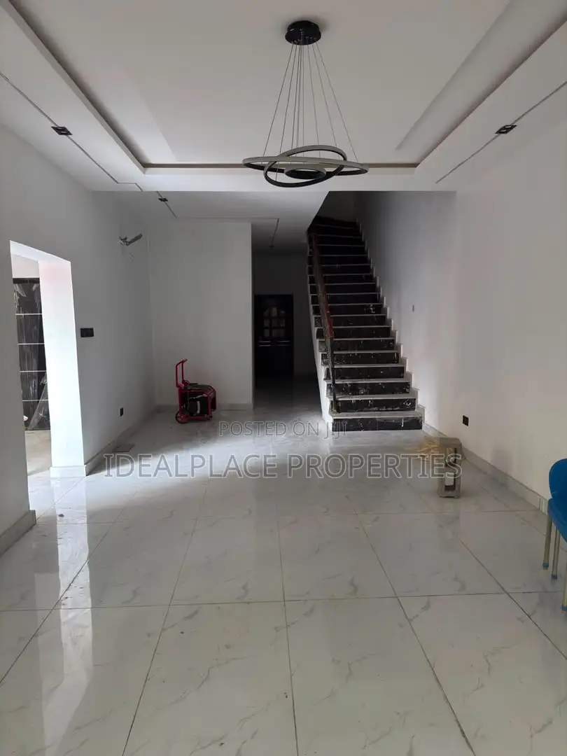 4bdrm Duplex in Ogba for sale