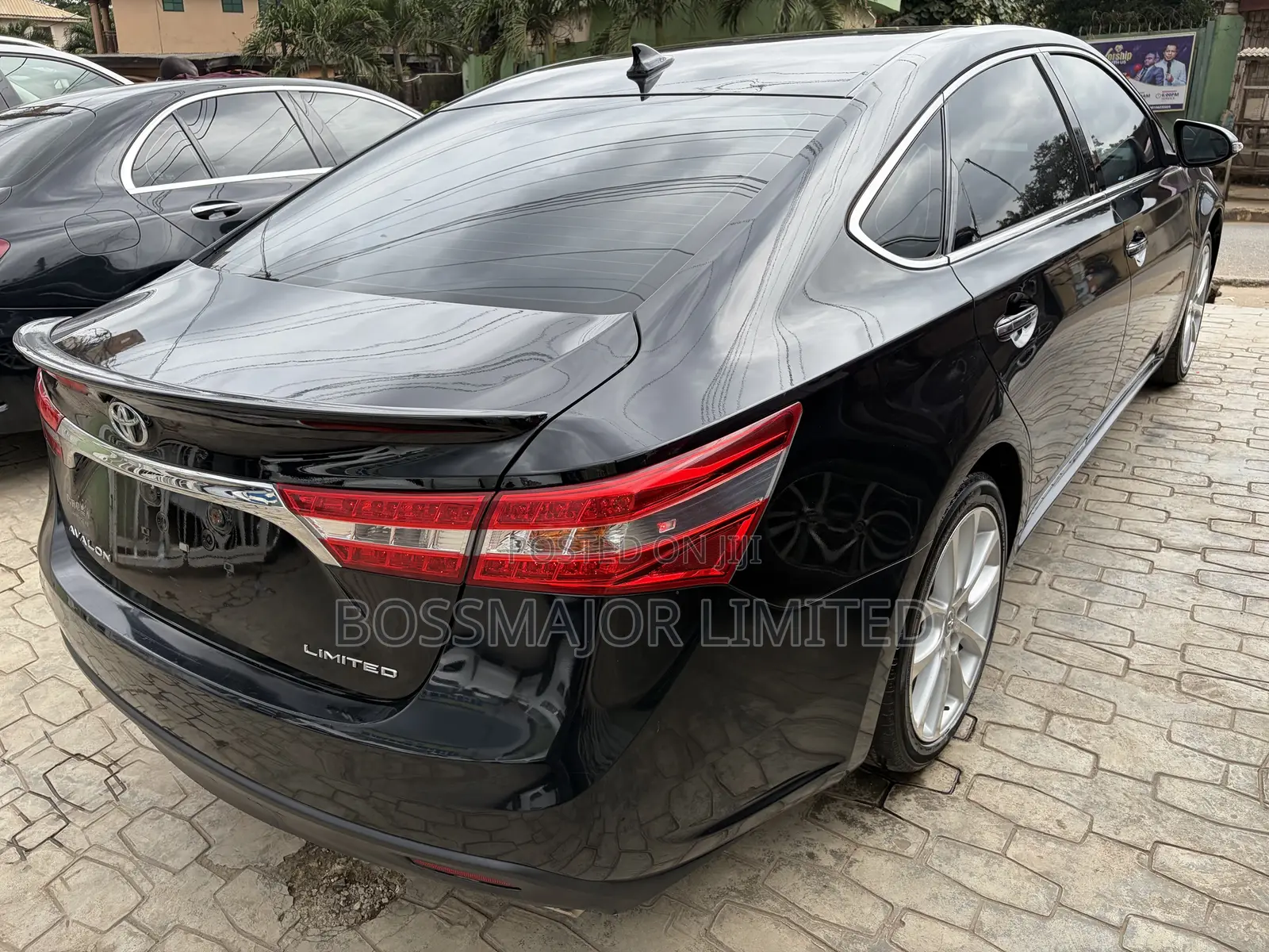 Toyota Avalon Limited 4dr Sedan (3.5L 6cyl 6A) 2015 Black