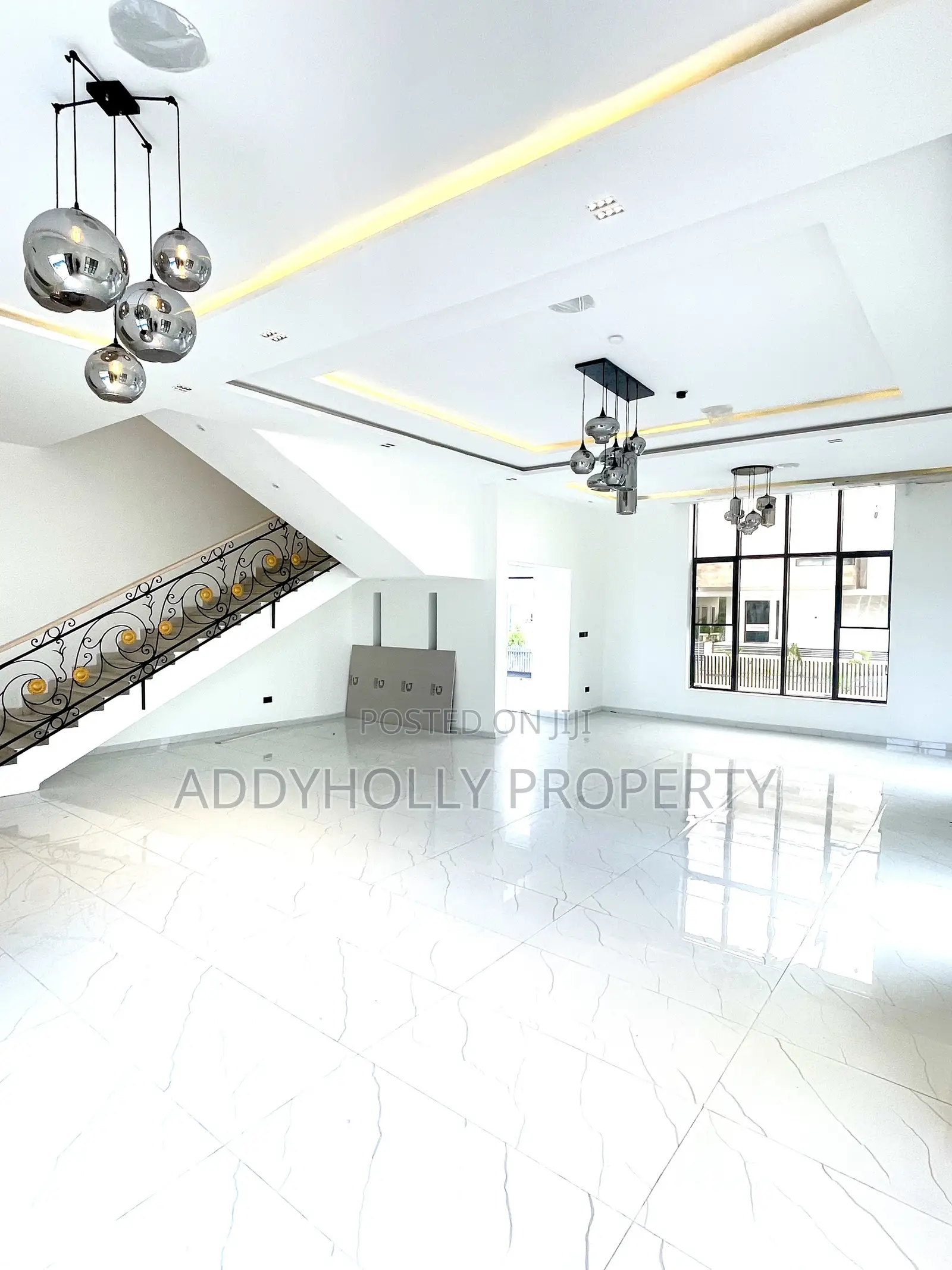 6bdrm Duplex in Northern Foreshore, Chevron for sale