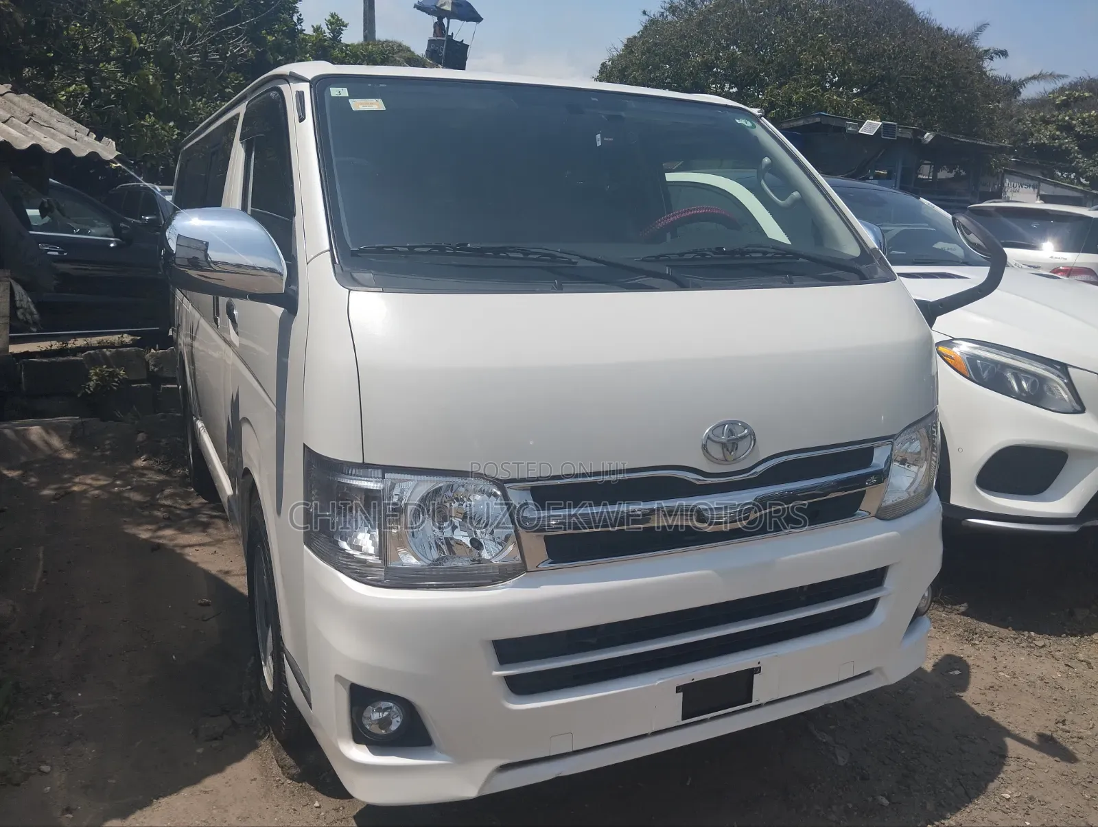 Toyota HiAce 2014 White
