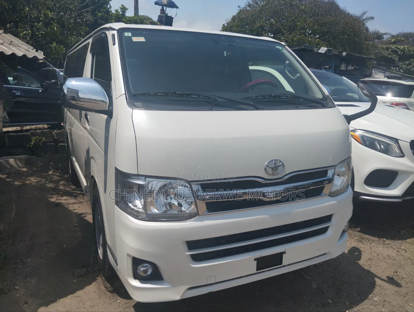Toyota HiAce 2014 White