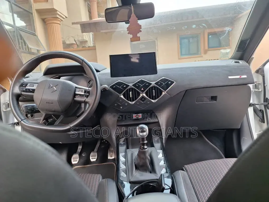 Car 2022 White