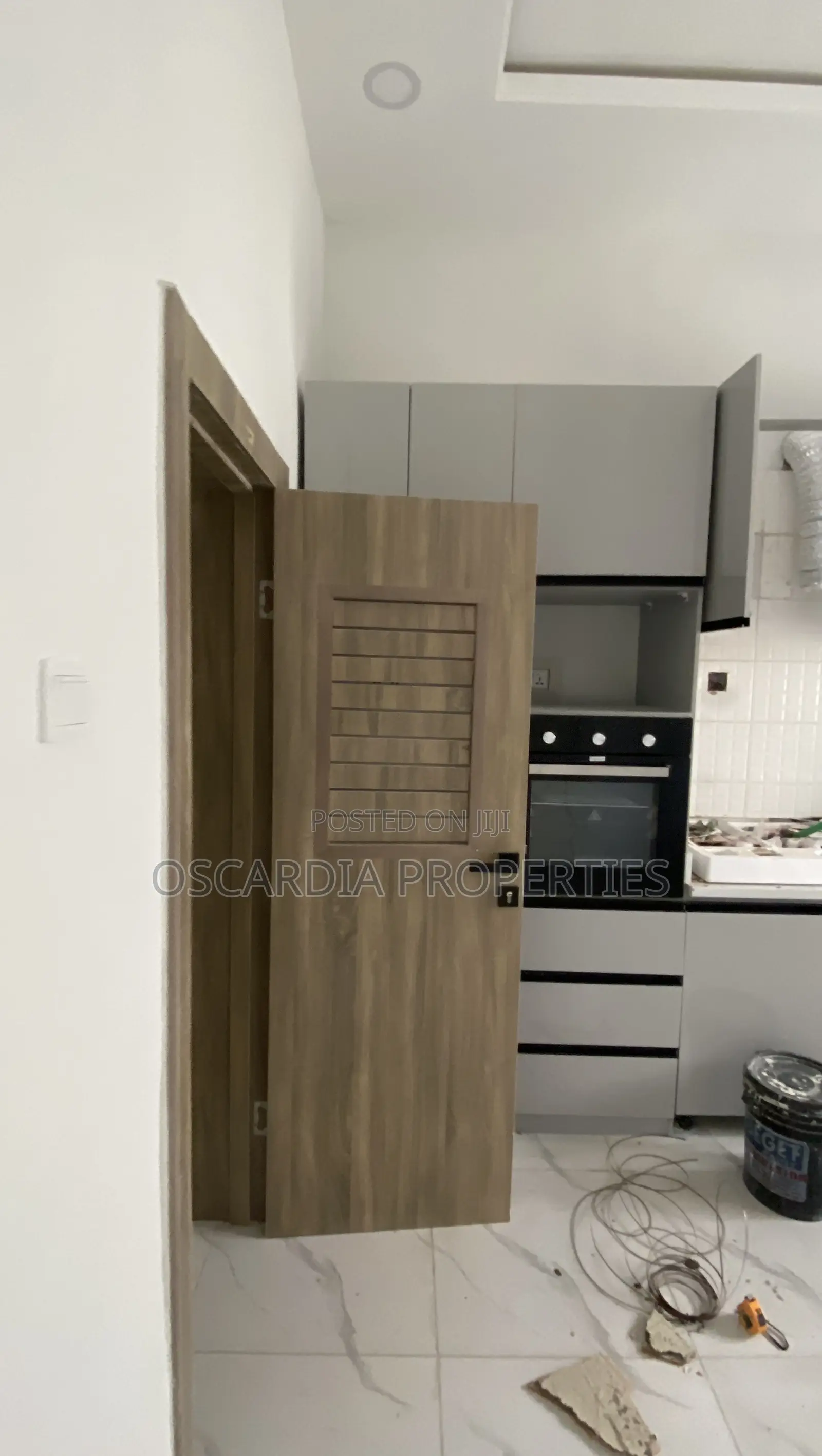 4bdrm Duplex in Ogombo for sale