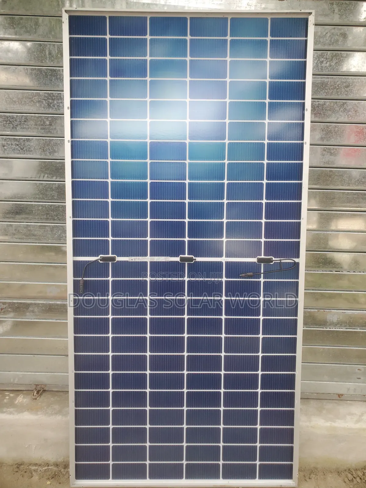Jinko 700W Mono Bifacial Solar Panel