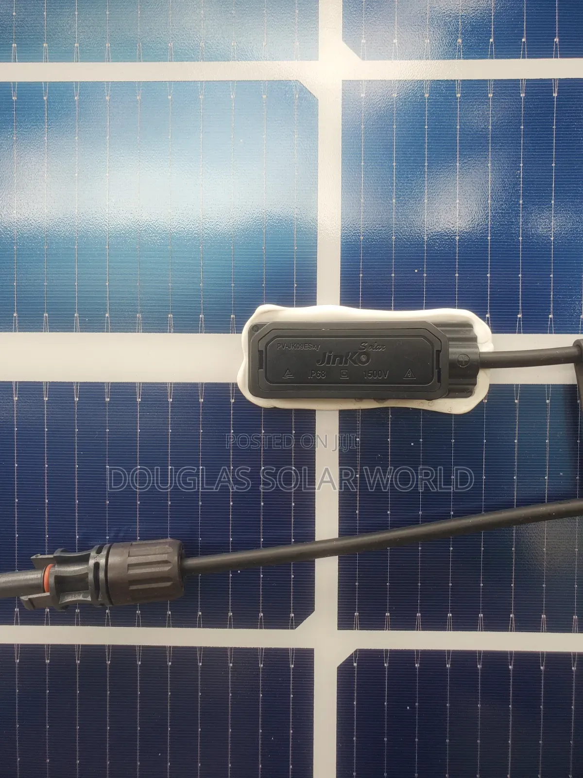 Jinko 700W Mono Bifacial Solar Panel