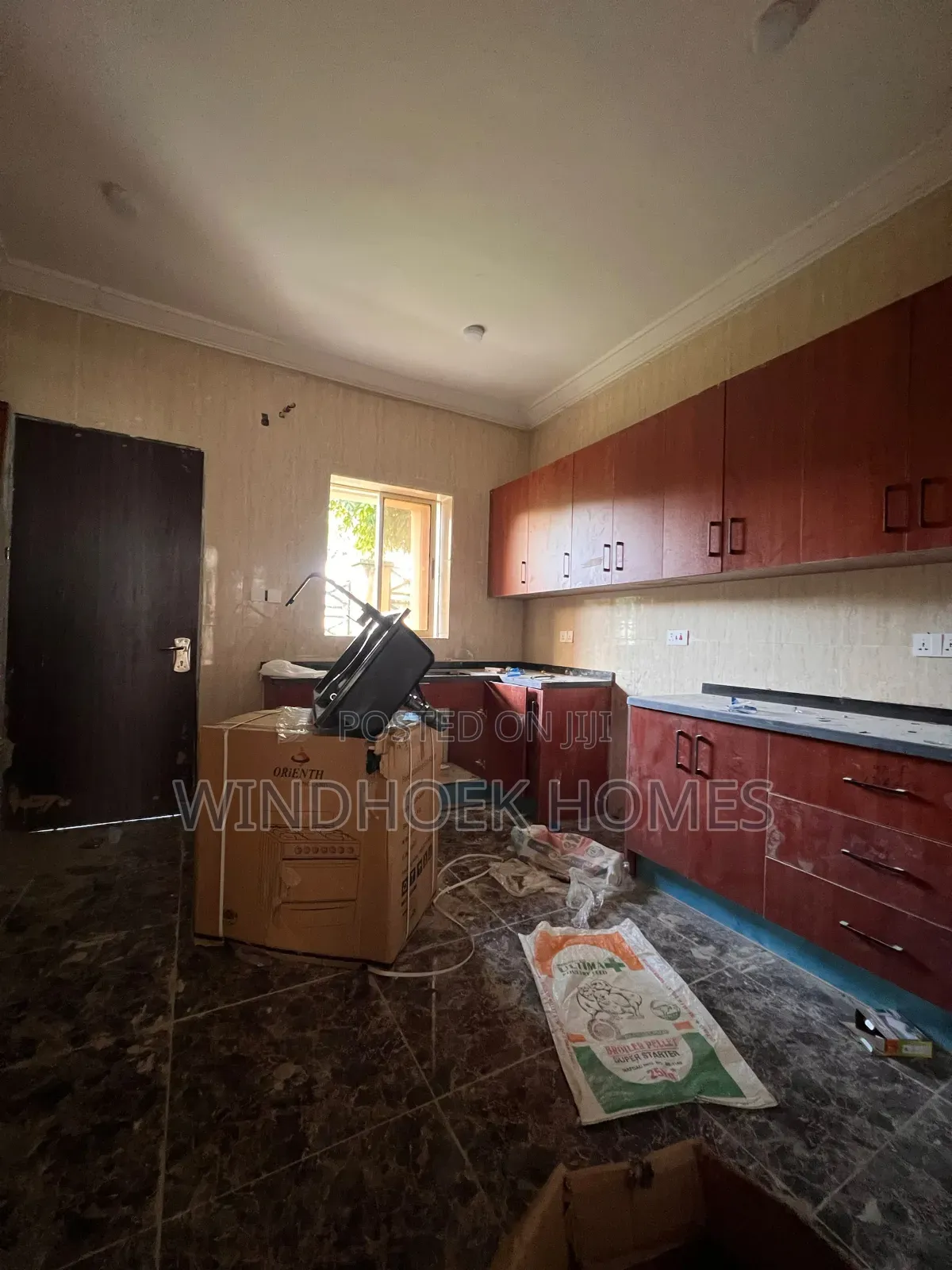 4bdrm Duplex in Durumi for sale