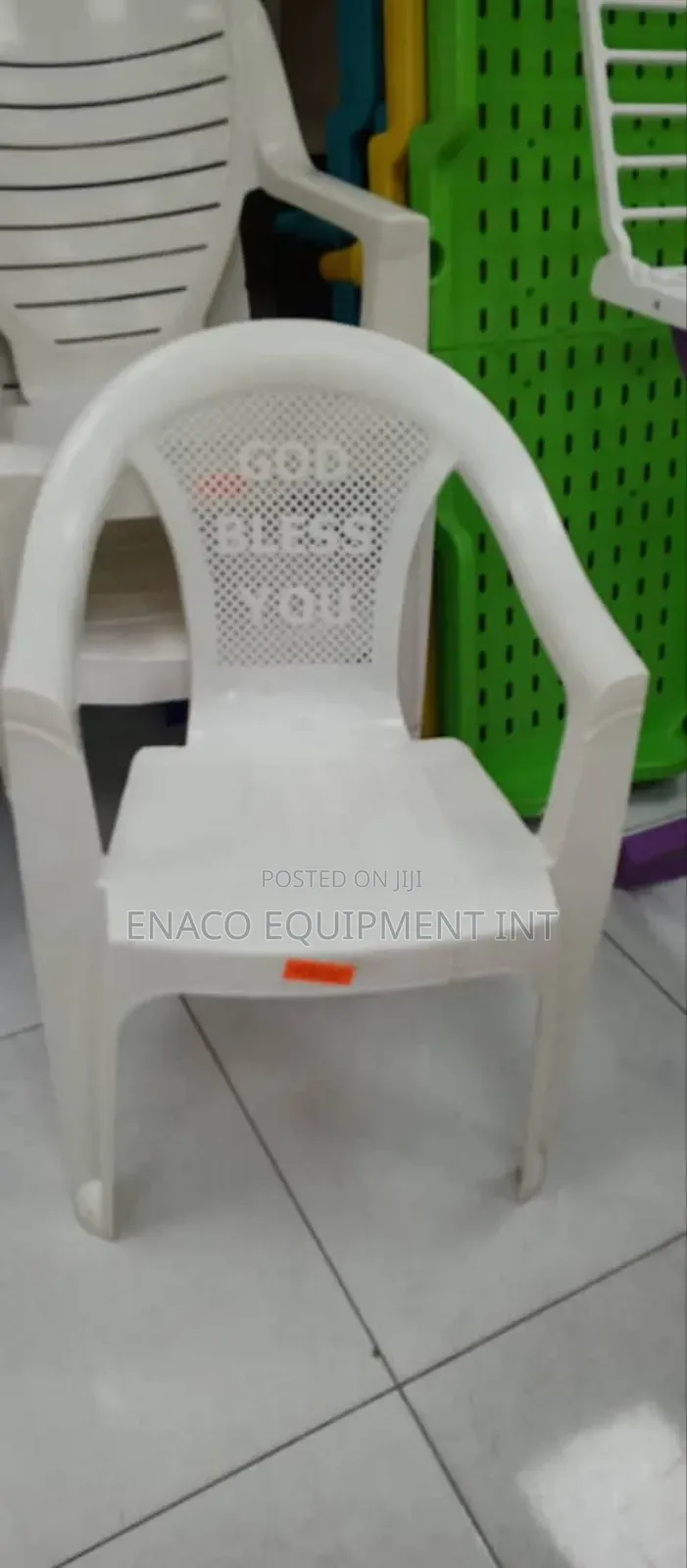 Plastic Chairs With Arms