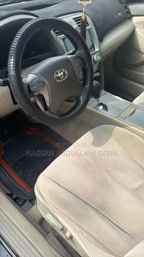 Toyota Camry LE 4dr Sedan (2.5L 4cyl 6AM) 2010 Black