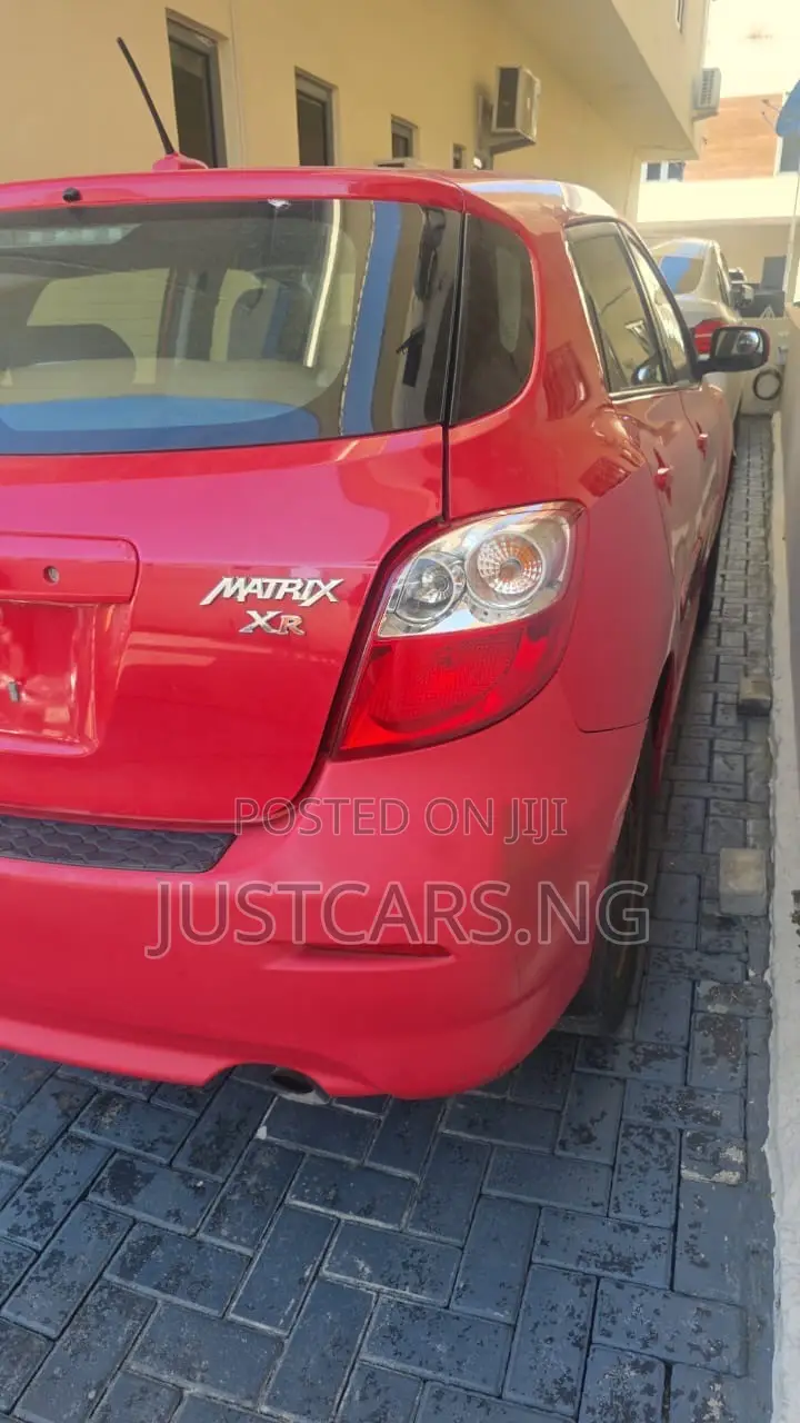 Toyota Matrix S Hatchback FWD (2.4L 4cyl 5A) 2009 Red