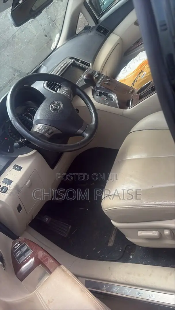 Toyota Venza V6 AWD 2011 Black