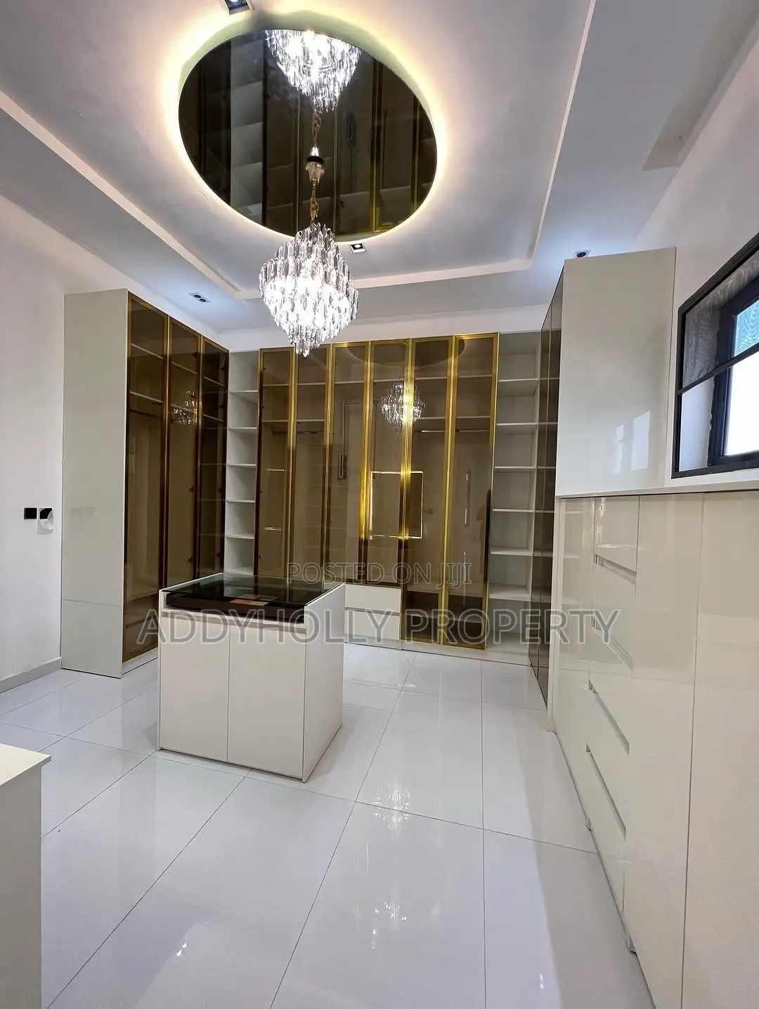 5bdrm Duplex in Pinnock Beach Estate, Jakande for sale