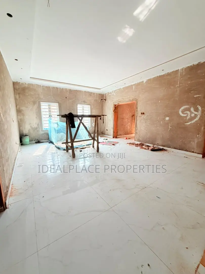 3bdrm Apartment in Ogba for sale