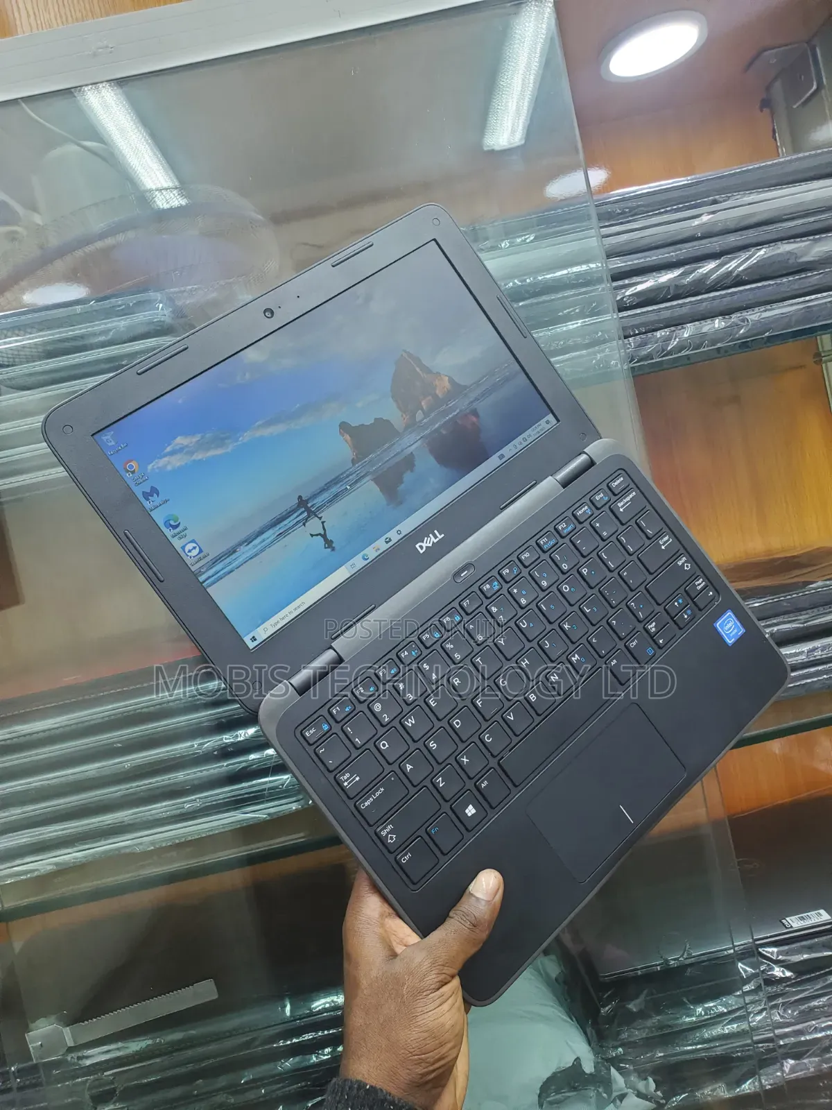 Laptop Dell Latitude 3190 4GB Intel Celeron SSD 60GB