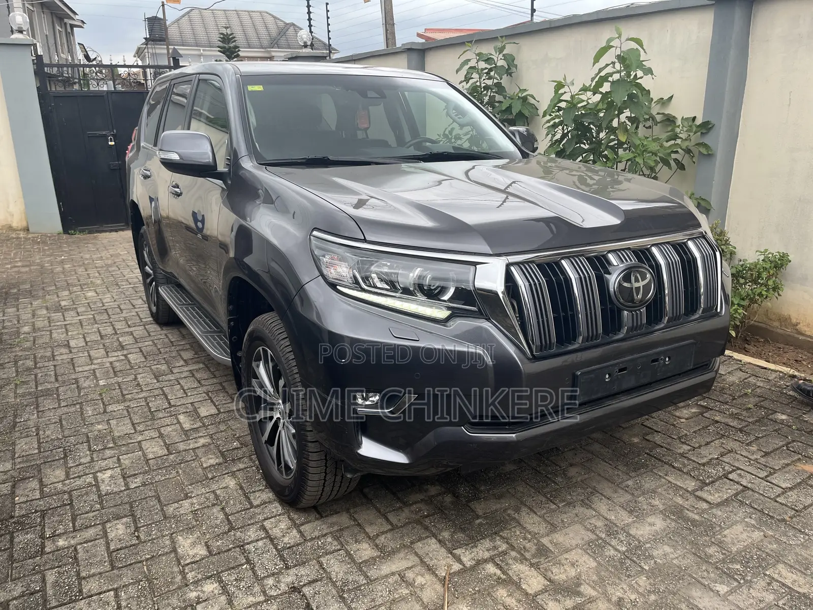 Toyota Land Cruiser 4.6 V8 GXR 2018 Gray