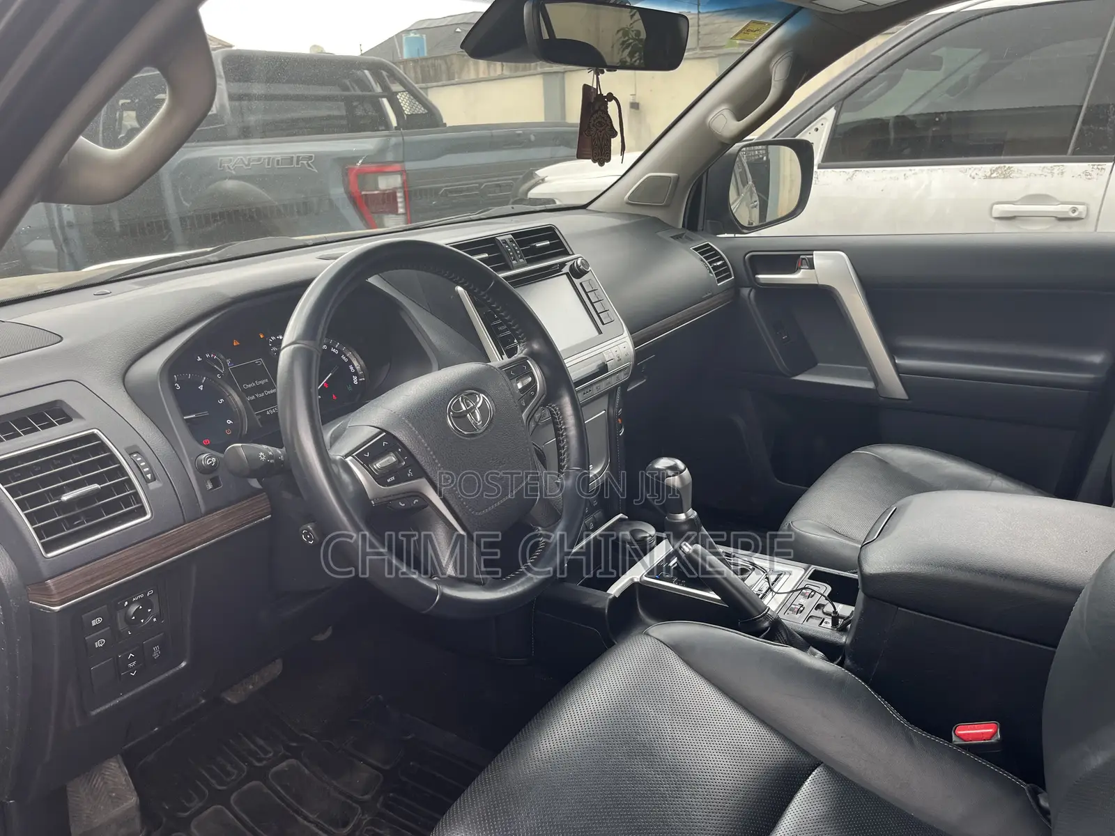 Toyota Land Cruiser 4.6 V8 GXR 2018 Gray