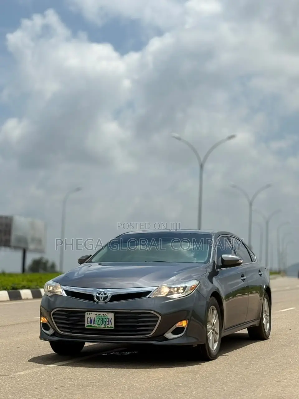 Toyota Avalon XLE FWDSedan (3.6L 6cyl 6A) 2016 Gray