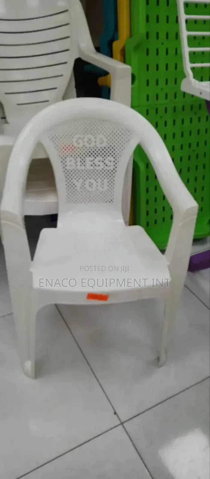 Plastic Chairs With Arms