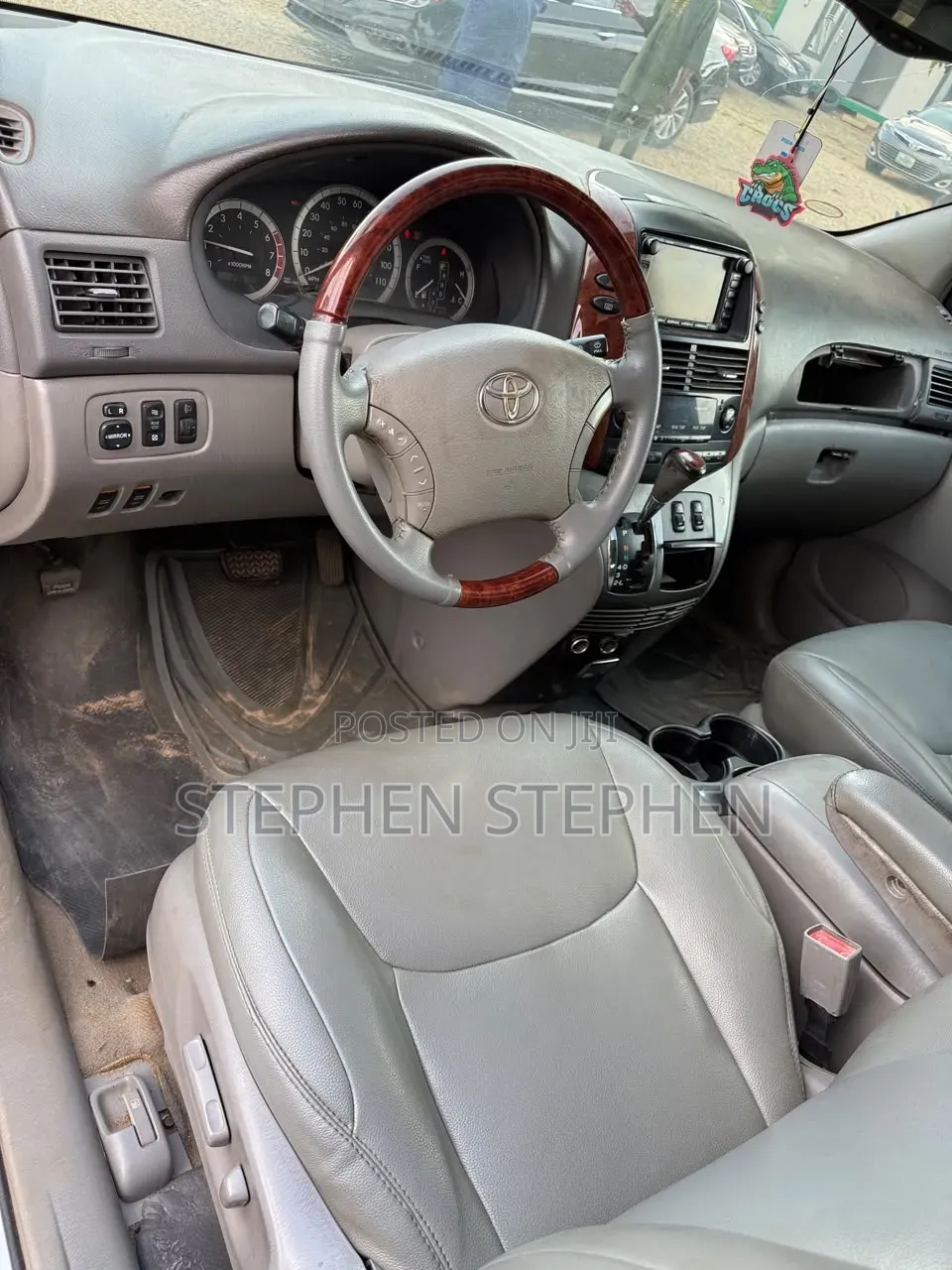 Toyota Sienna 2006 Gold
