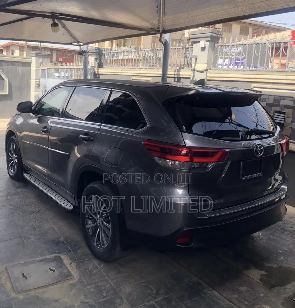 Toyota Highlander XLE 2019 Gray