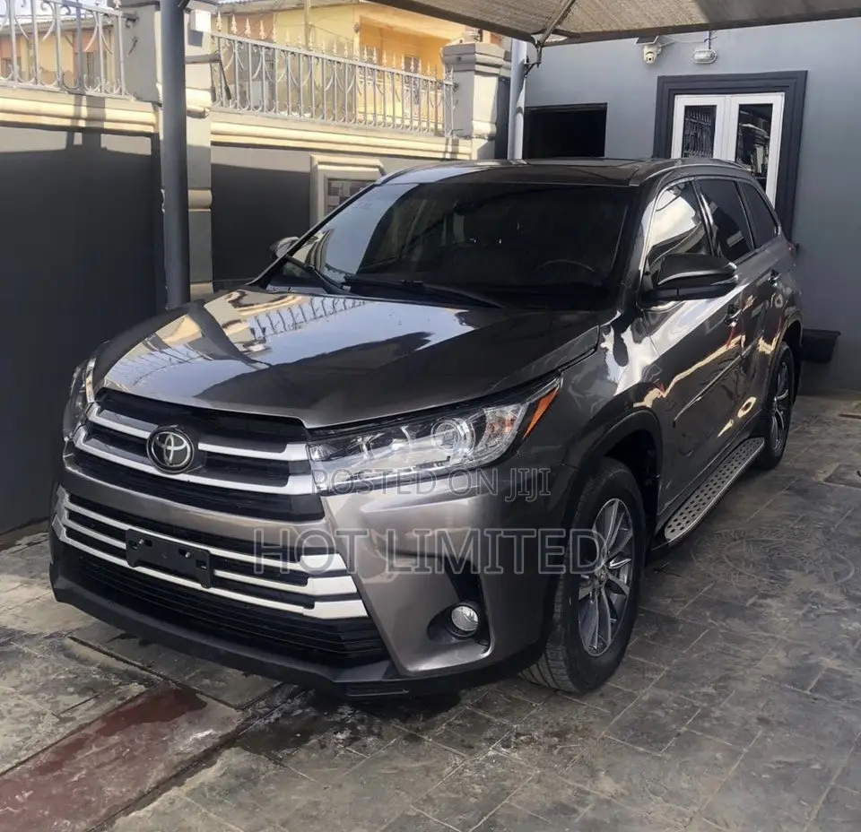 Toyota Highlander XLE 2019 Gray