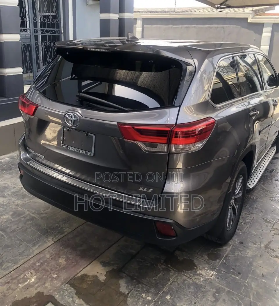 Toyota Highlander XLE 2019 Gray