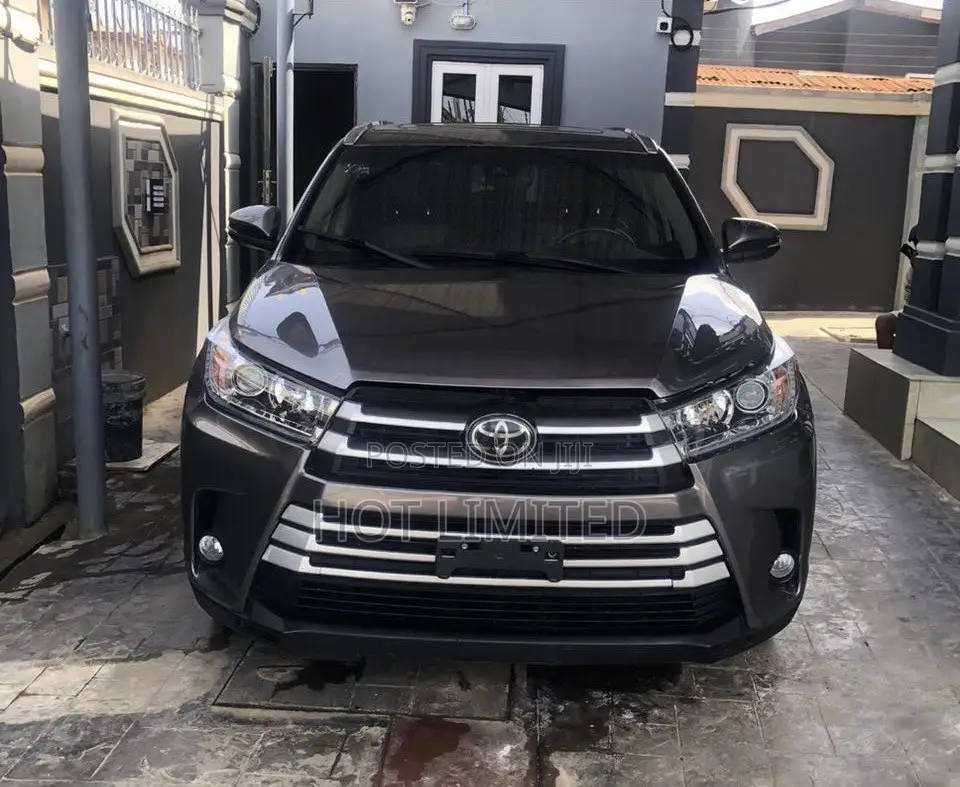 Toyota Highlander XLE 2019 Gray