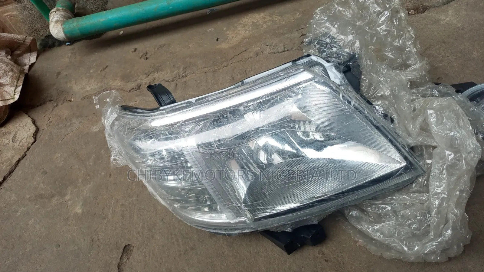 Toyota Hilux 012 Head Lamp Set Original