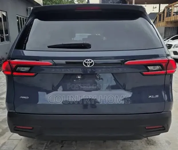 Toyota Highlander Limited AWD 2026 Blue