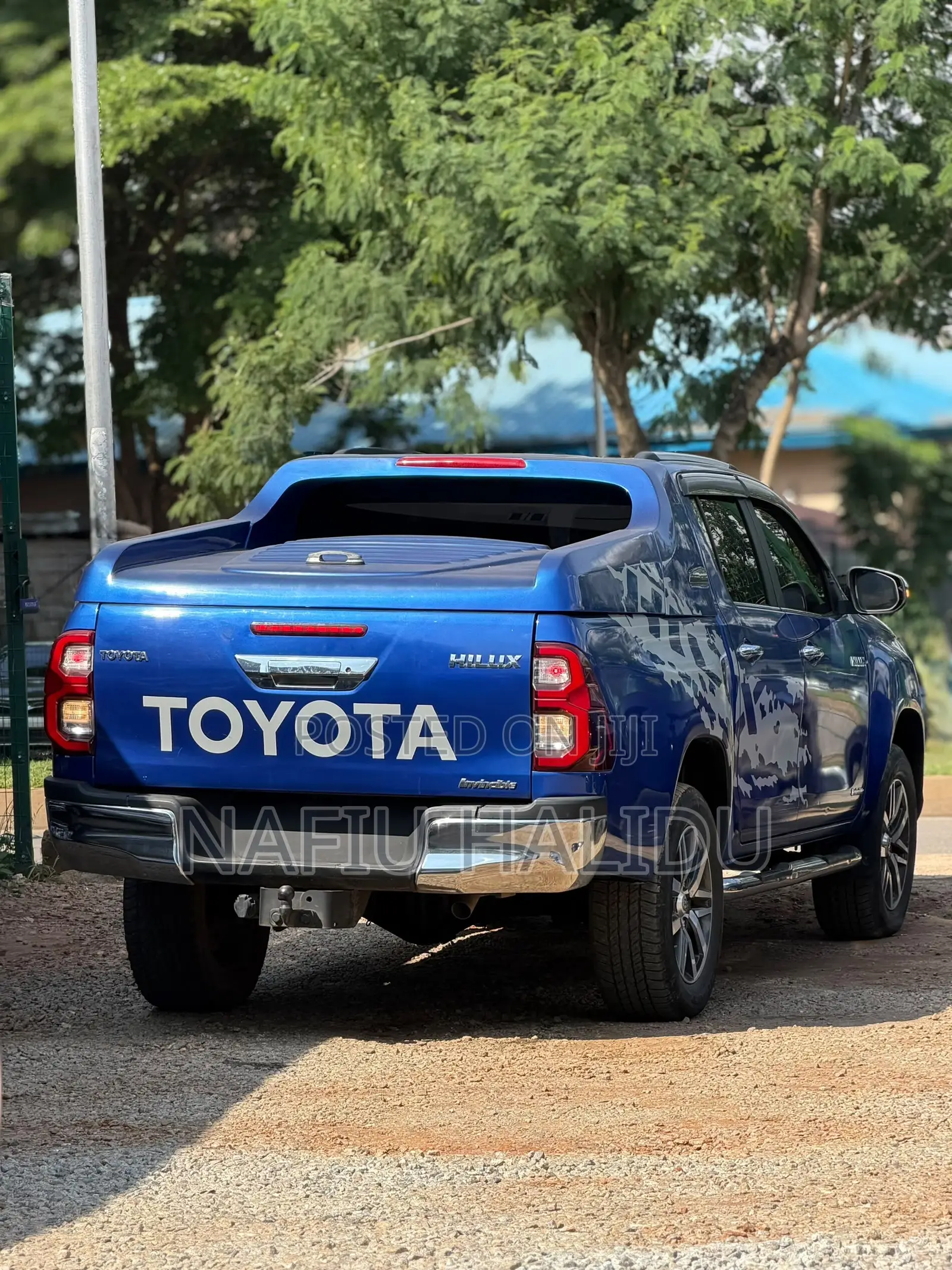 Toyota Hilux 2021 Blue