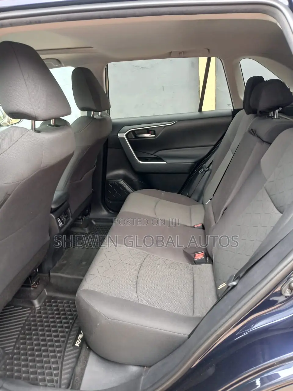Toyota RAV4 XLE AWD 2020 Blue