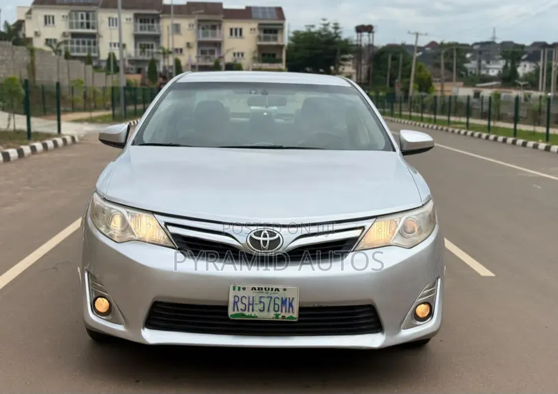Toyota Camry 2014 Silver