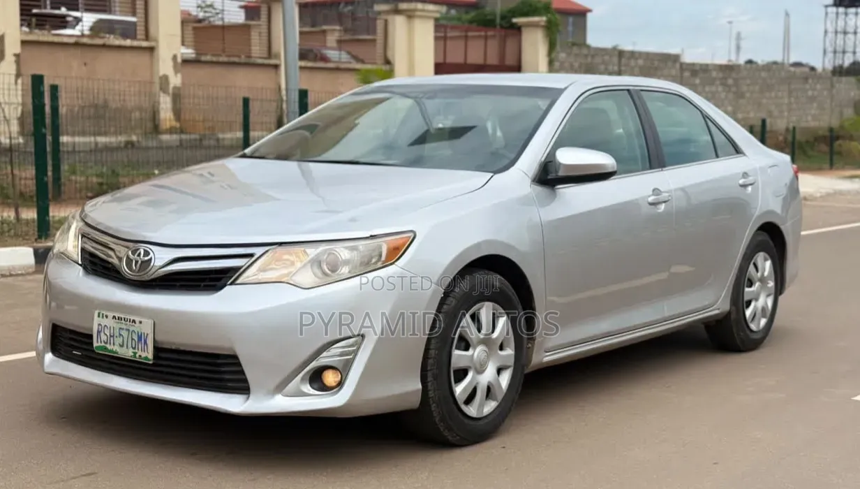 Toyota Camry 2014 Silver