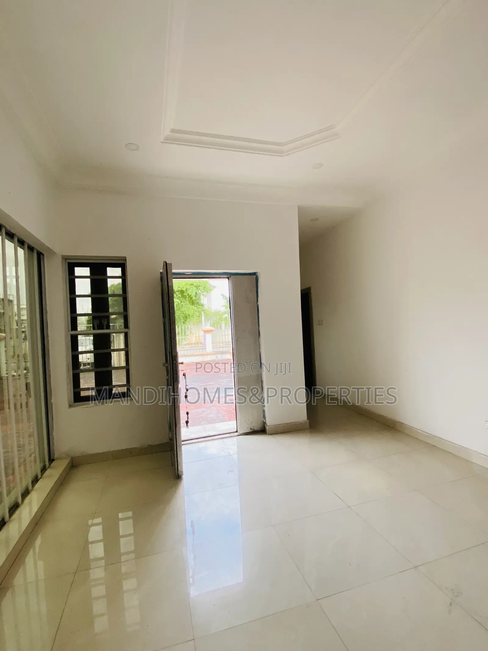 5bdrm Duplex in Royal Garden, Ajah for sale