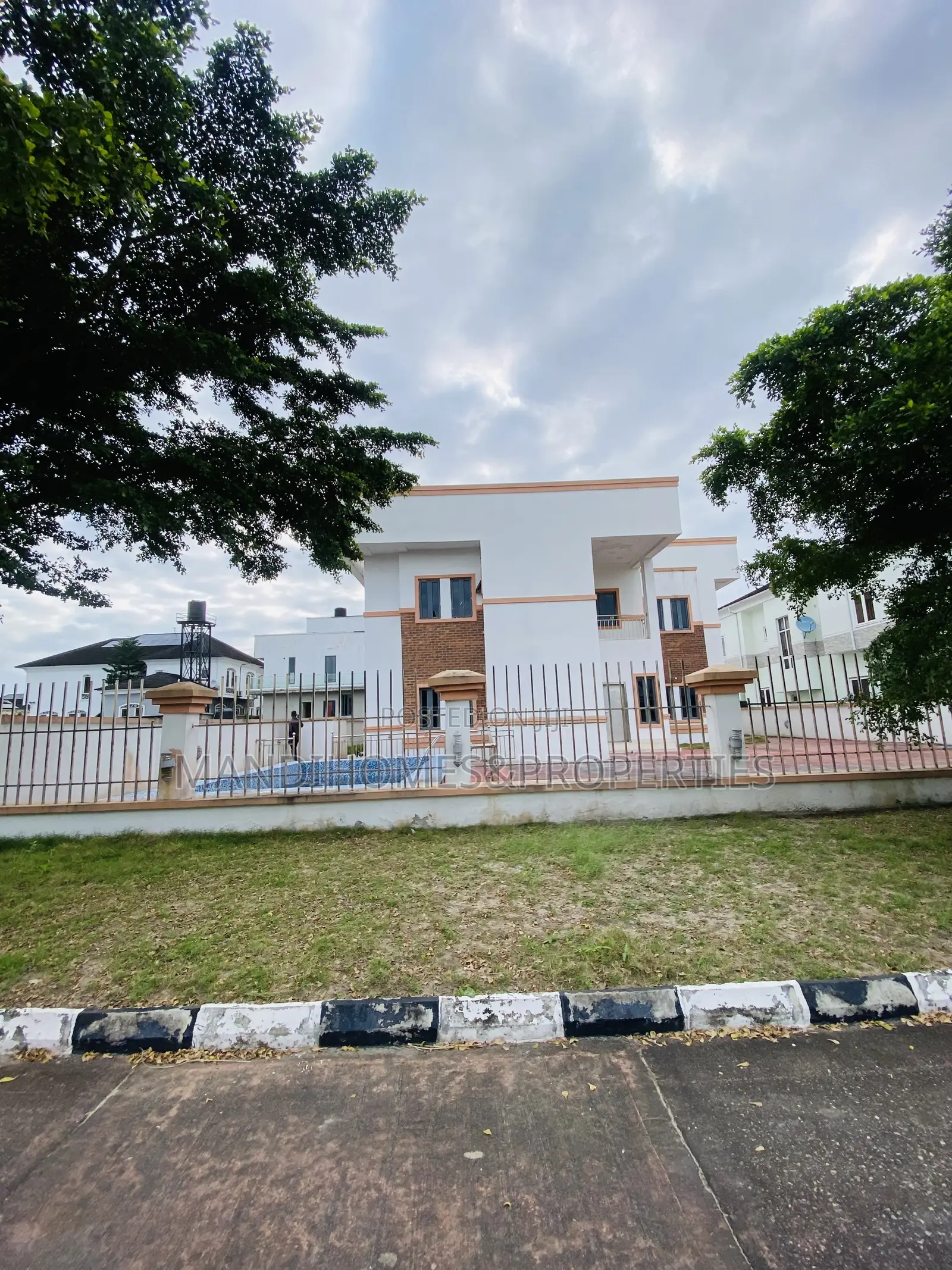 5bdrm Duplex in Royal Garden, Ajah for sale