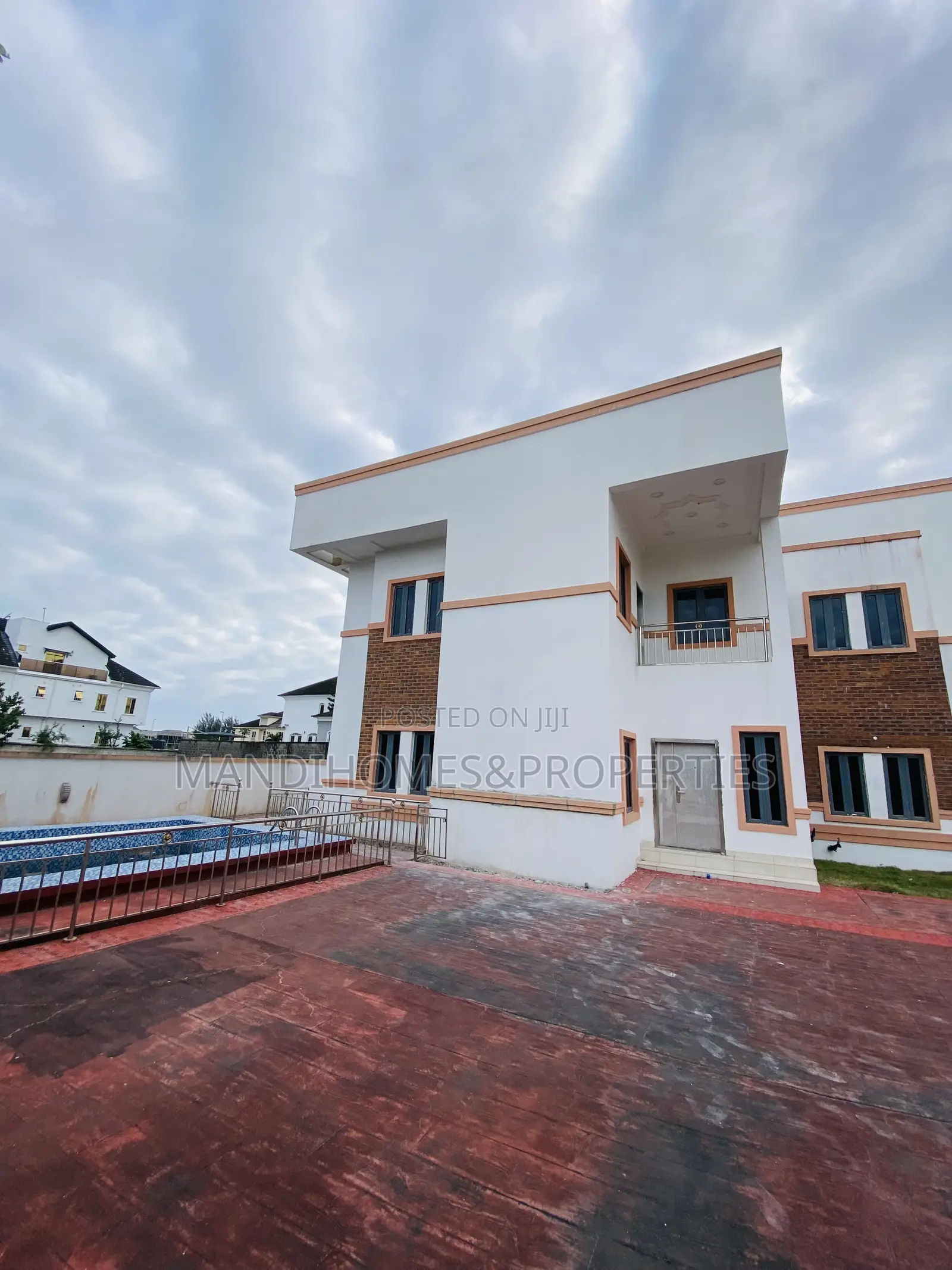 5bdrm Duplex in Royal Garden, Ajah for sale